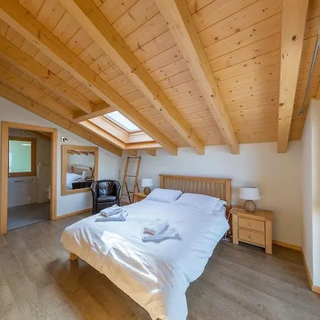 度假居 Haute Sleeps 10 Wifi 南达