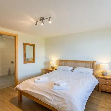 Haute Sleeps 10 Wifi 度假居 *